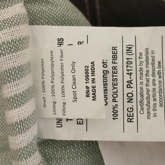 NWT Brooks Brothers Set Of 2 Decorative Indoor Outdoor  18x18  Pillows - Picture 3 of 5